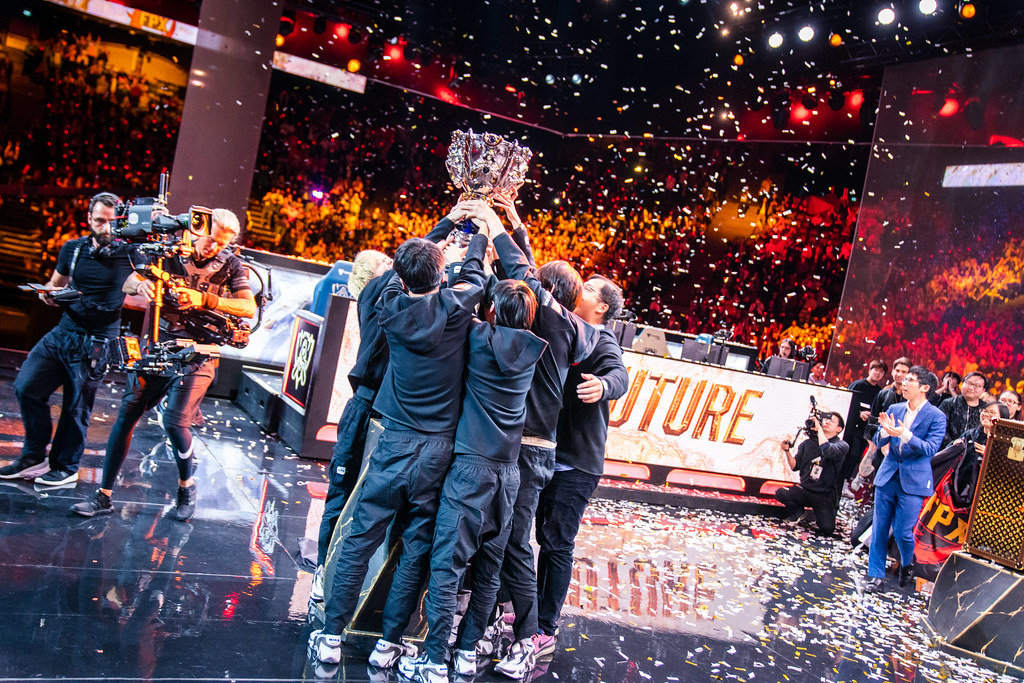 拳头官方赛制改革：英雄联盟全球总决赛S赛名额调整，外卡赛区回归提升赛事多样性-雷火竞技